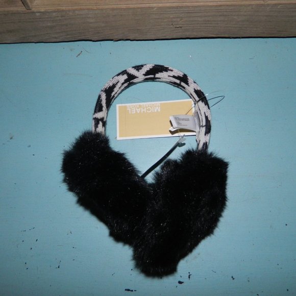 Michael Kors Signature Ear Muffs - Picture 3 of 4